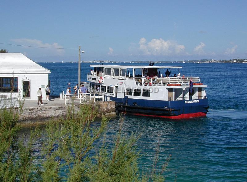 IMG_JE.FE35.jpg - Ferry Deliverance at Watford Bridge, Bermuda