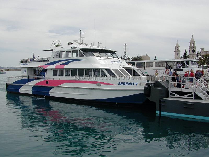 IMG_JE.FE41.jpg - Fast Ferry Serenity at Dockyard, Bermuda