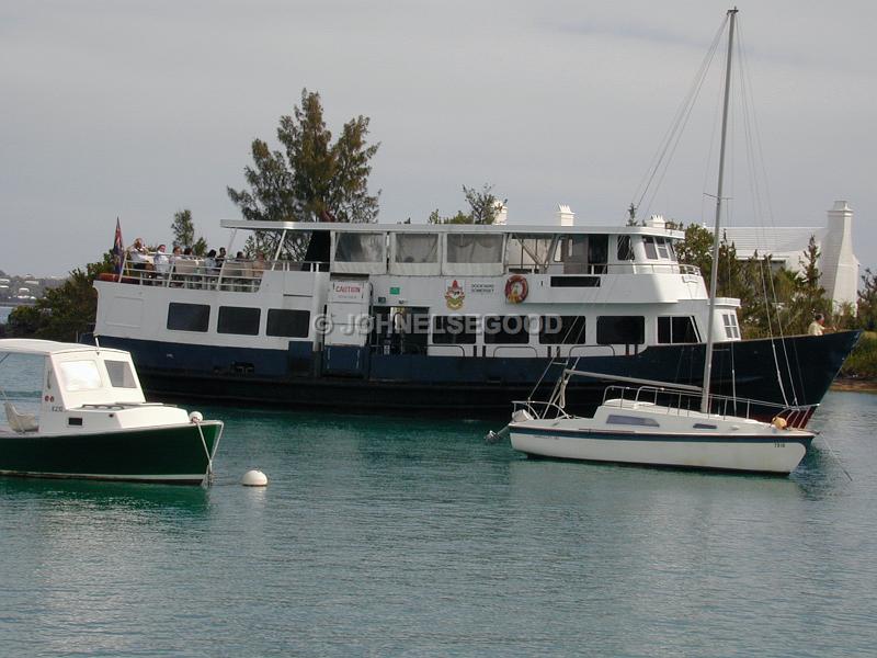 IMG_JE.FE43.jpg - Ferry approaching Cavello Bay, Bermuda