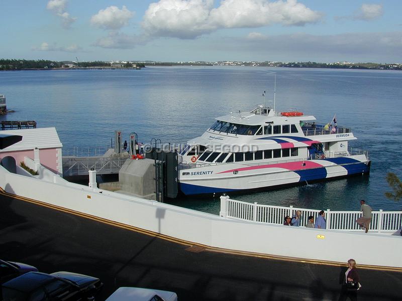 IMG_JE.FE50.jpg - Fast Ferry Serenity at Rockaway, Bermuda